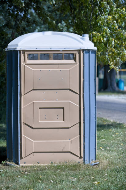Porta potty delivery and setup in Williams, OR